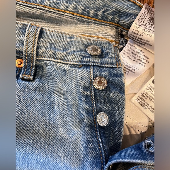 LEVI’S WEDGIE DISTRESSED STRAIGHT FIT JEANS - Picture 10 of 13